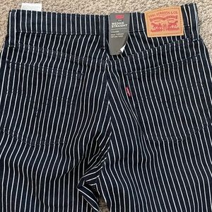 NWT LEVI’s Wedgie Fit Striped Jeans 28